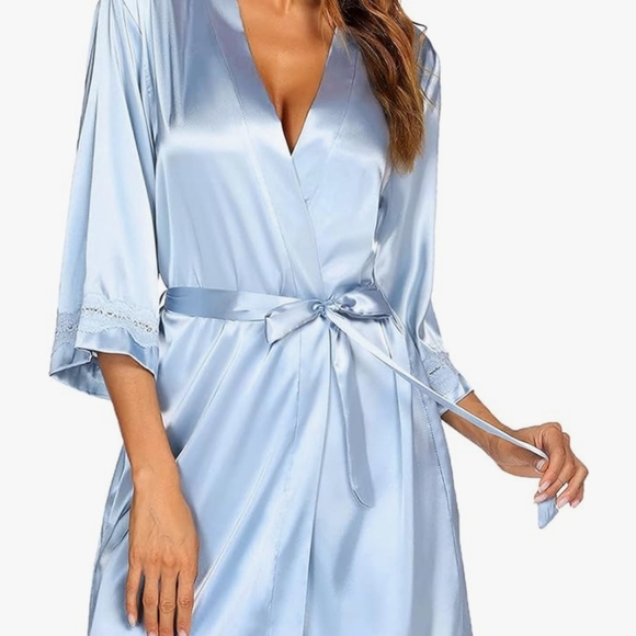 DONATING SOON Bridesmaid robe- size L - Picture 6 of 6